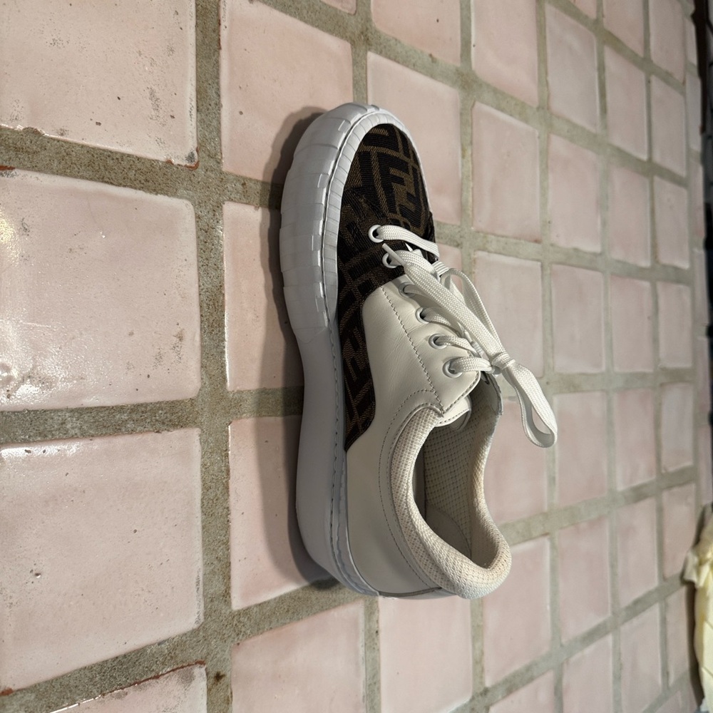Fendi Tess Brown and White Sneakers. - Picture 7 of 11